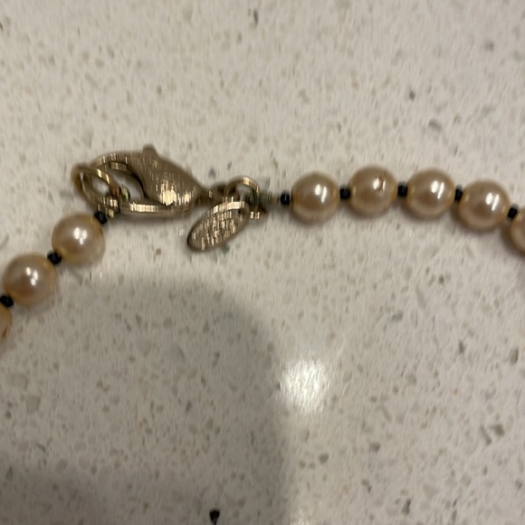 Authentic Chanel relaunch 1919 pearl necklace - Picture 11 of 16